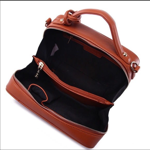 💕LAST 1💕Black Quilted Box Satchel ⭐️ - Picture 4 of 16